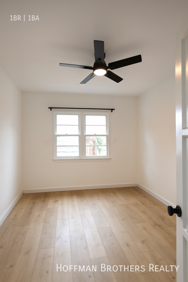 845 W 82nd St - Photo 3 of 4