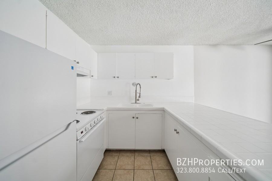 7545 W Hampton Ave - Photo 6 of 18