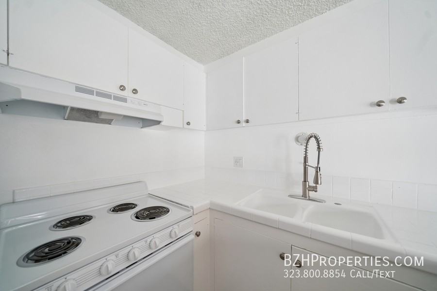 7545 W Hampton Ave - Photo 7 of 18