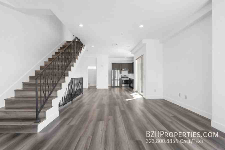 6006-6002 Klump Ave - Photo 4 of 32