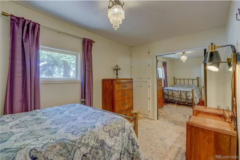 916 Poplar St - Photo 6 of 11
