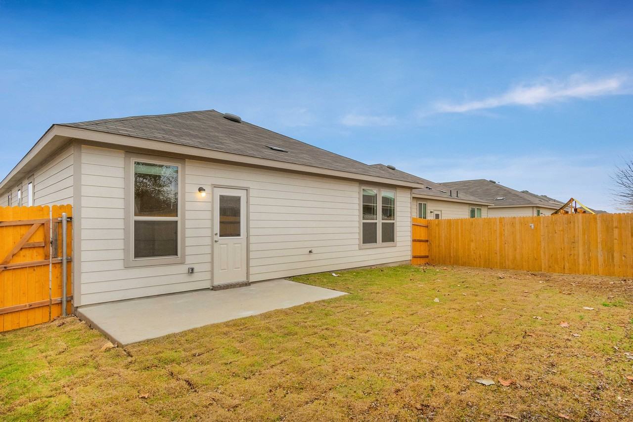 208 Kildeer Pass - Photo 2 of 20