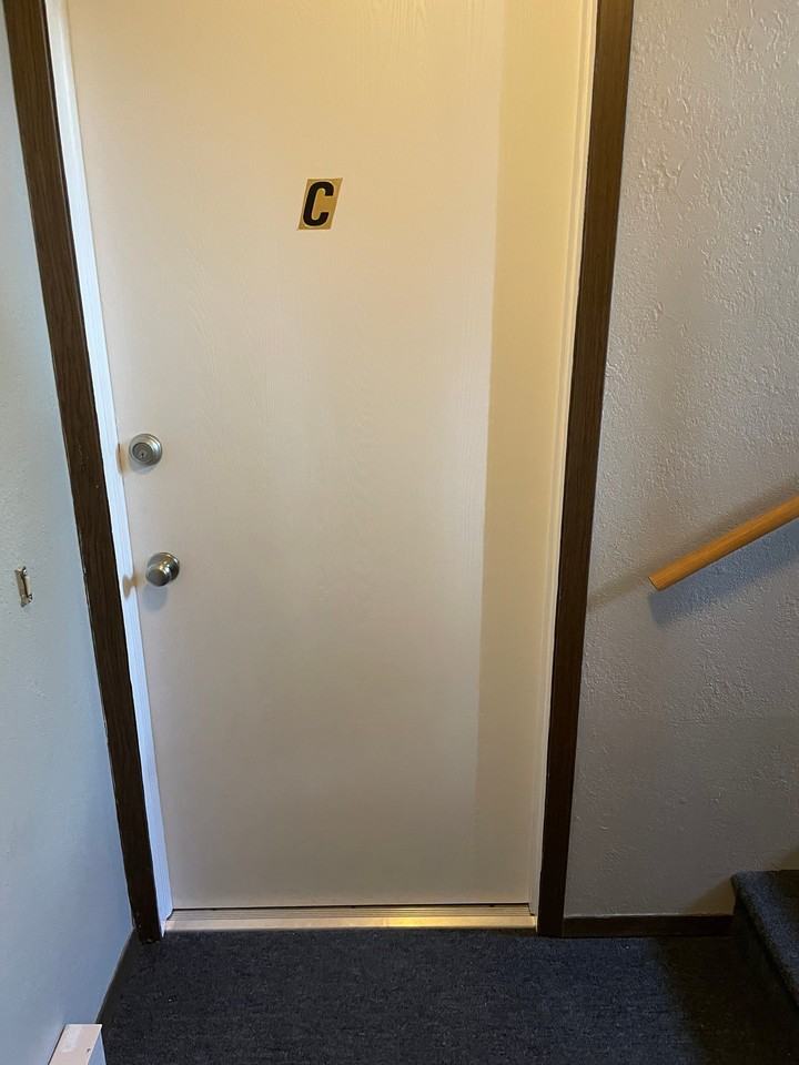 2412 Sunlight Cir #C - Photo 3 of 16
