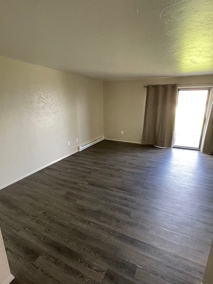 2412 Sunlight Cir #C - Photo 5 of 16