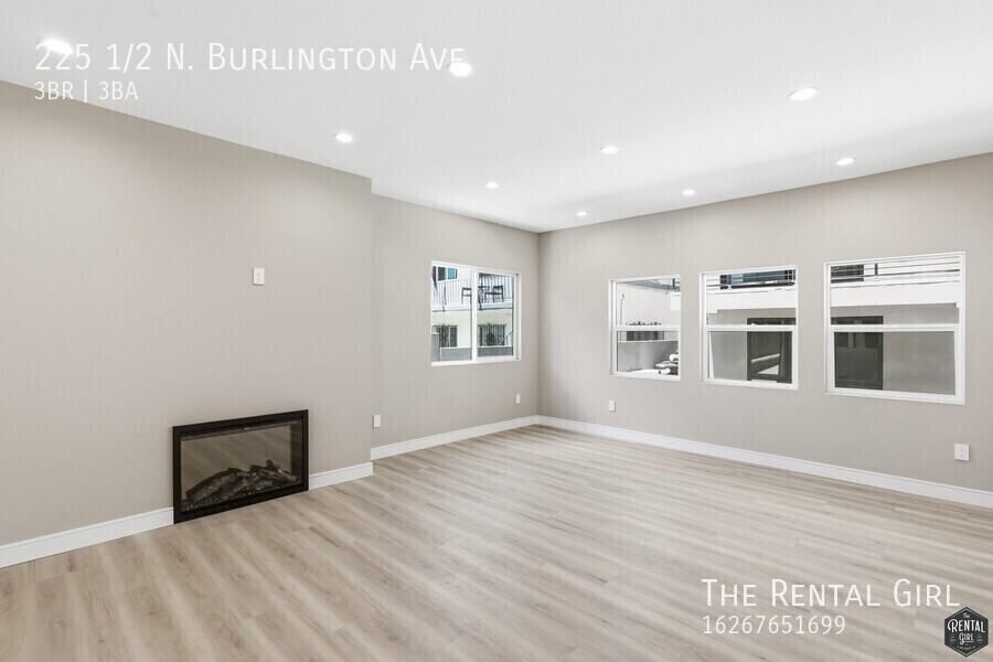 225 1/2 N Burlington Ave - Photo 3 of 26