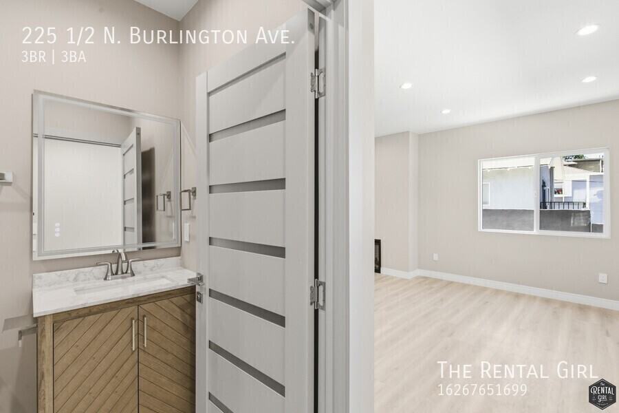 225 1/2 N Burlington Ave - Photo 5 of 26