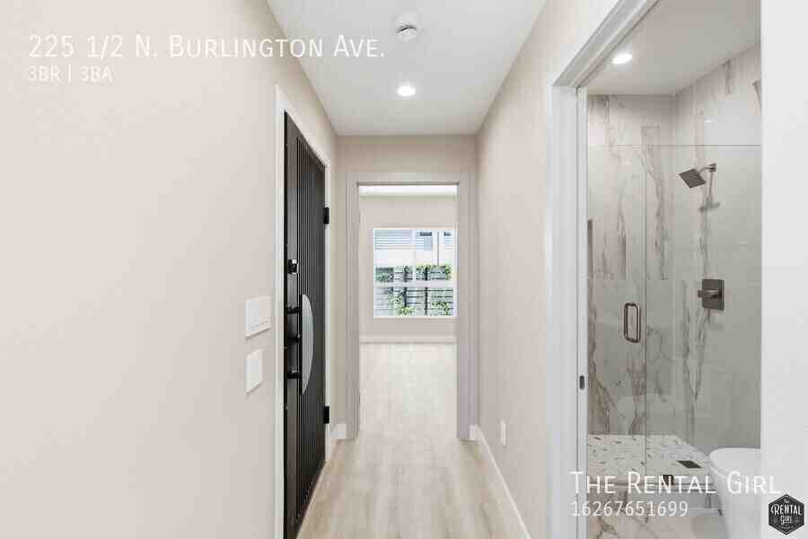 225 1/2 N Burlington Ave - Photo 7 of 26