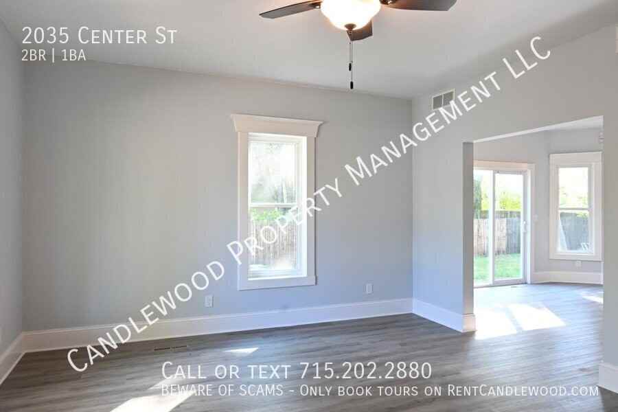 2035 Center St - Photo 5 of 28
