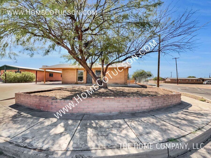 5102 S Fremont Dr - Photo 2 of 33