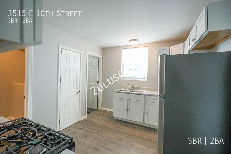 3515 E 10th St - Photo 4 of 23