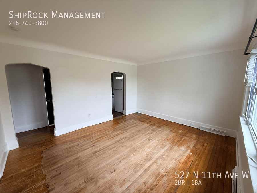 527 N 11th Ave W - Photo 3 of 16