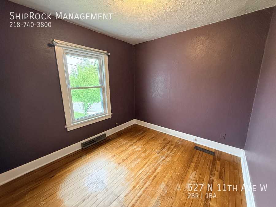 527 N 11th Ave W - Photo 5 of 16