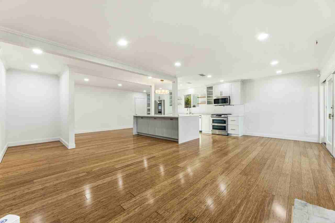 20305 Aetna Street - Photo 2 of 36