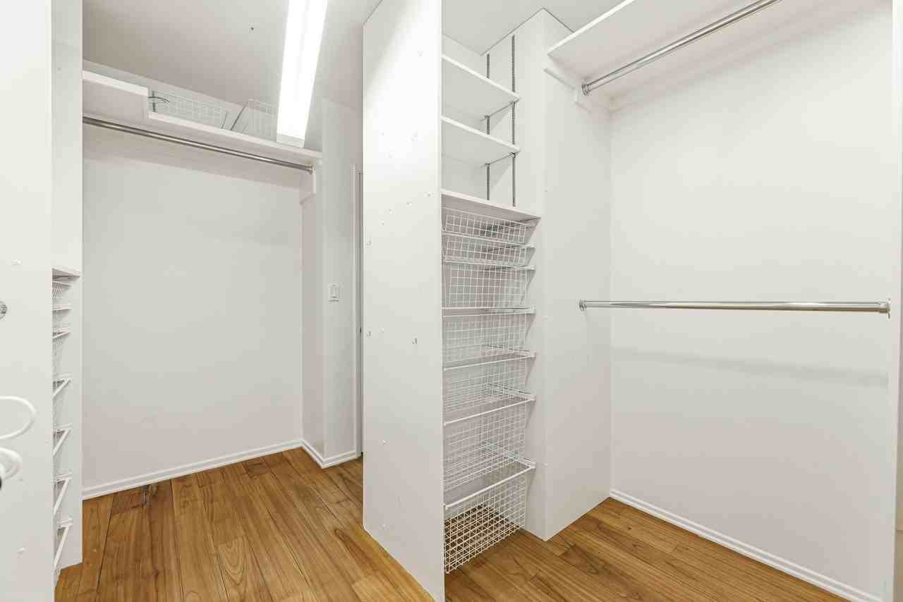 20305 Aetna Street - Photo 5 of 36