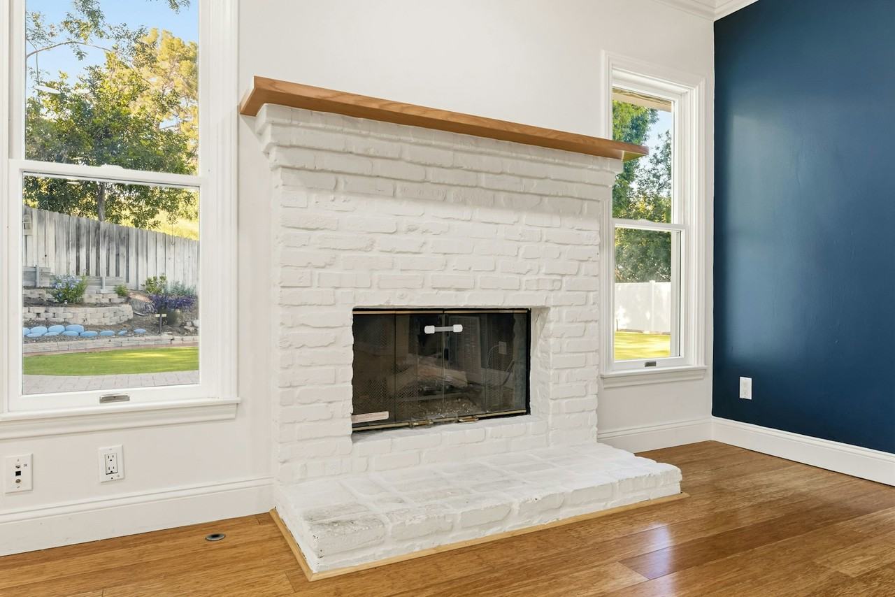20305 Aetna Street - Photo 7 of 36