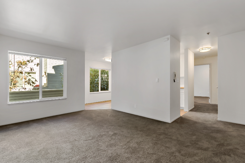 12054 Roosevelt Way Ne - Photo 3 of 18