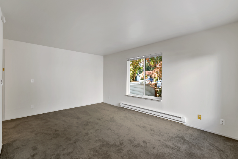 12054 Roosevelt Way Ne - Photo 7 of 18