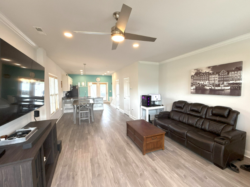 812 Moen Pl #A - Photo 3 of 16