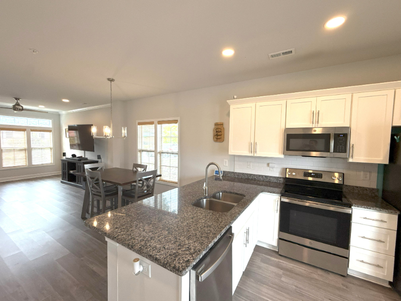 812 Moen Pl #A - Photo 4 of 16