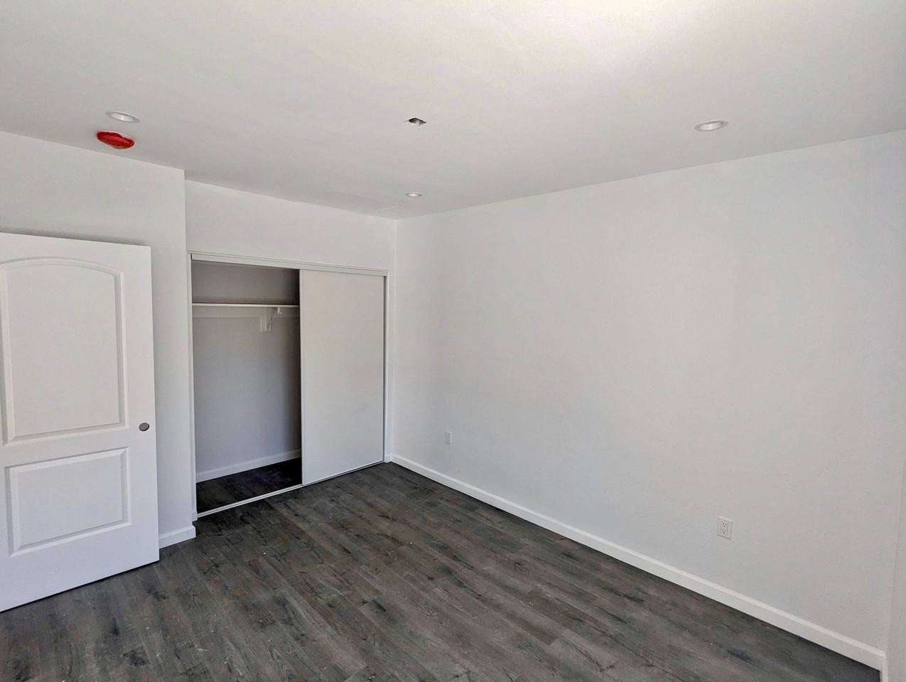 19036 Plummer St - Photo 6 of 10