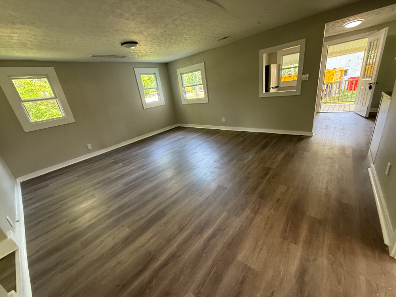 12148 Broad St Sw - Photo 2 of 13