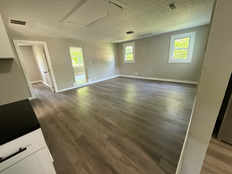 12148 Broad St Sw - Photo 4 of 13
