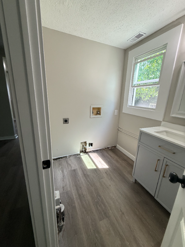 12148 Broad St Sw - Photo 6 of 13