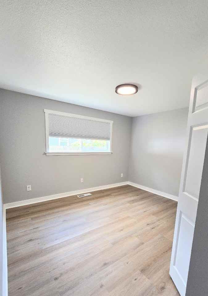 19 W Walnut St - Photo 5 of 11