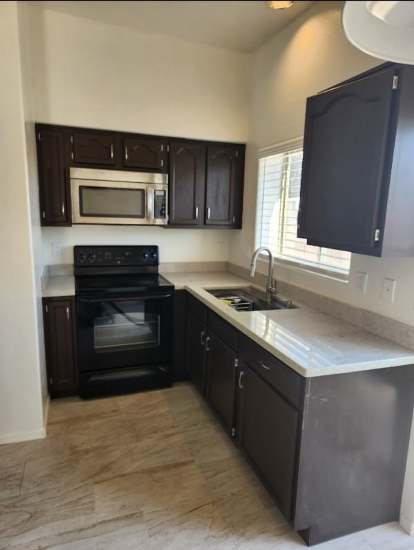 2442 N Alexa Cir #B - Photo 2 of 7