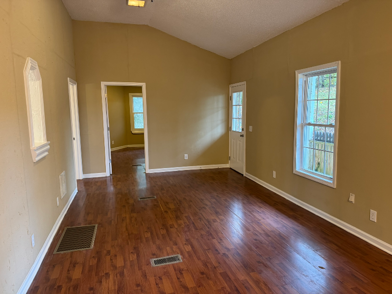 3504 Fly Rd - Photo 5 of 15