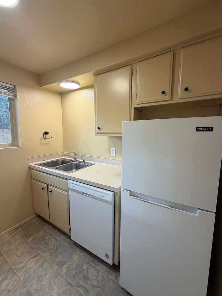 2333 Main St #2 - Photo 4 of 7