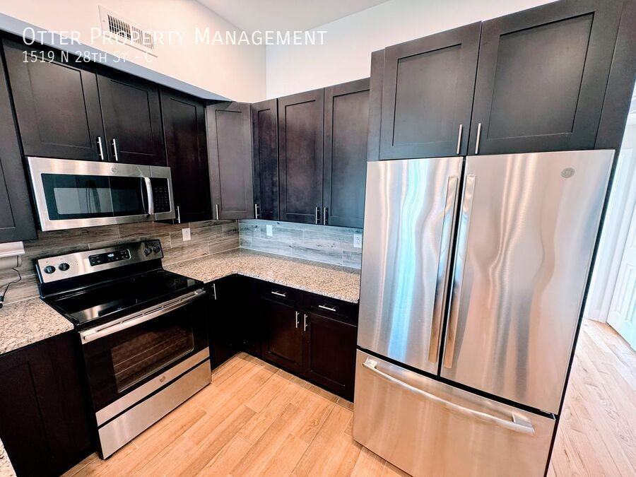 1519 N 28th St #C - Photo 7 of 37