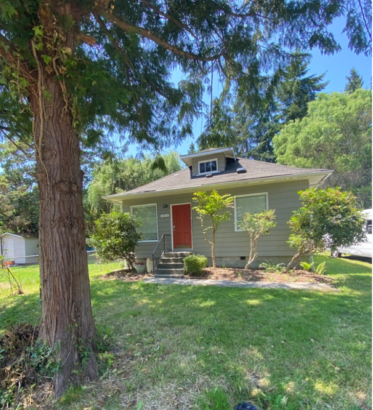 11017 31st Ave Ne - Photo 3 of 14