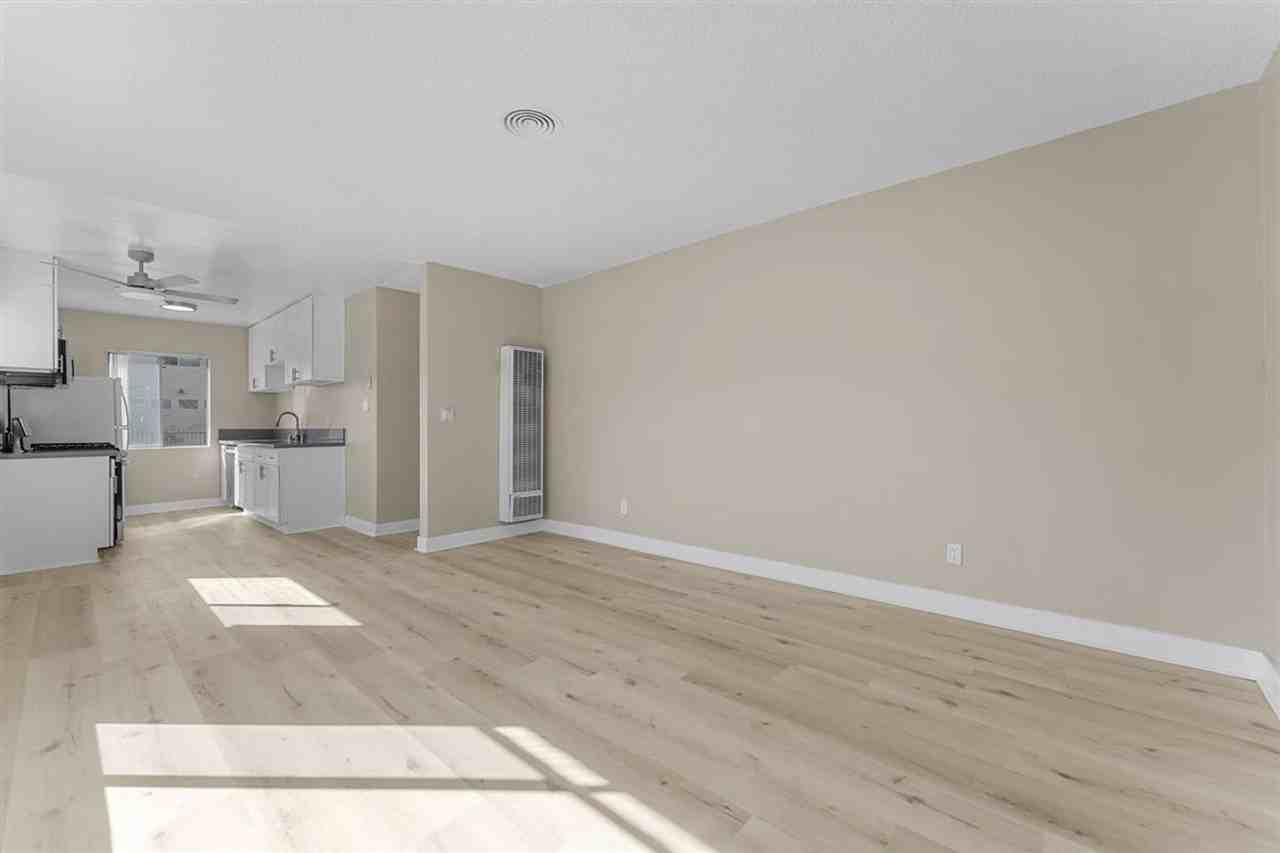 531 W Hyde Park Blvd #14