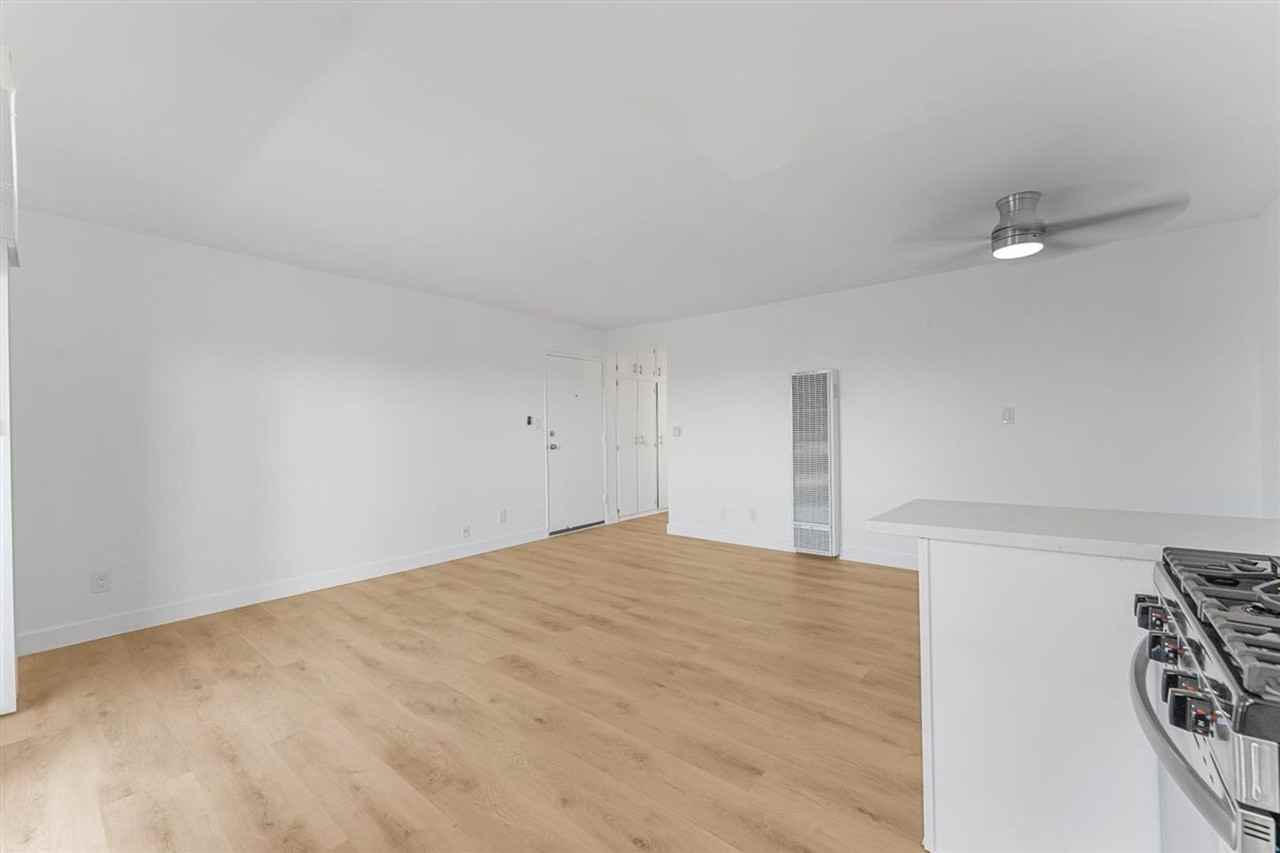 604 W G St #09 - Photo 5 of 17