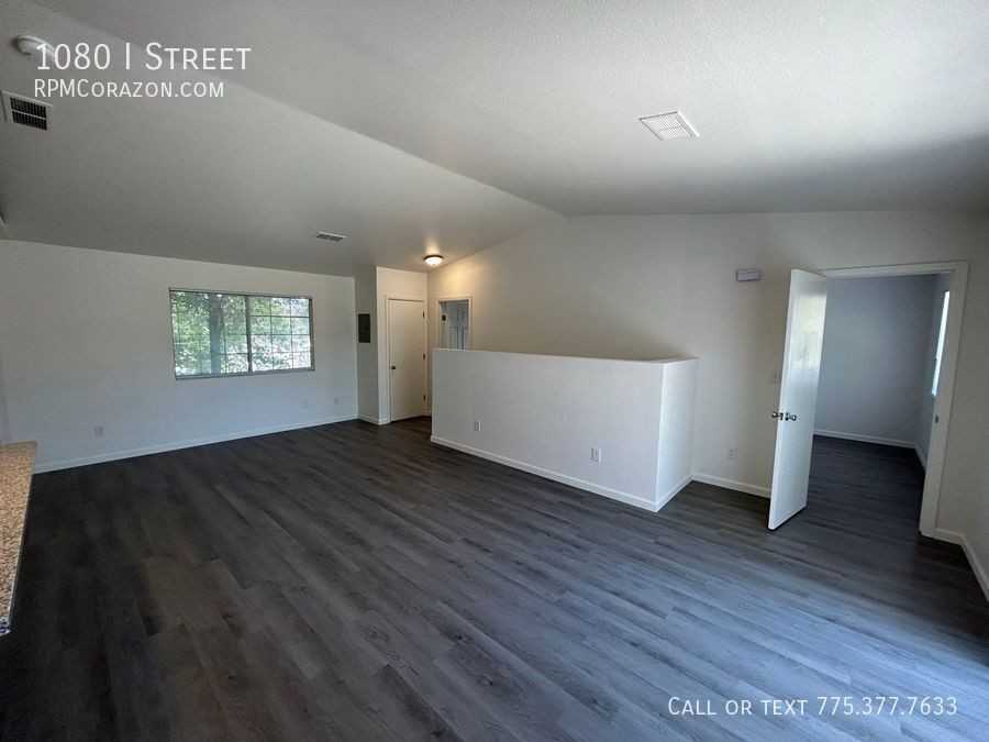 1080 I St - Photo 2 of 12