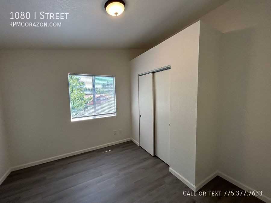 1080 I St - Photo 7 of 12