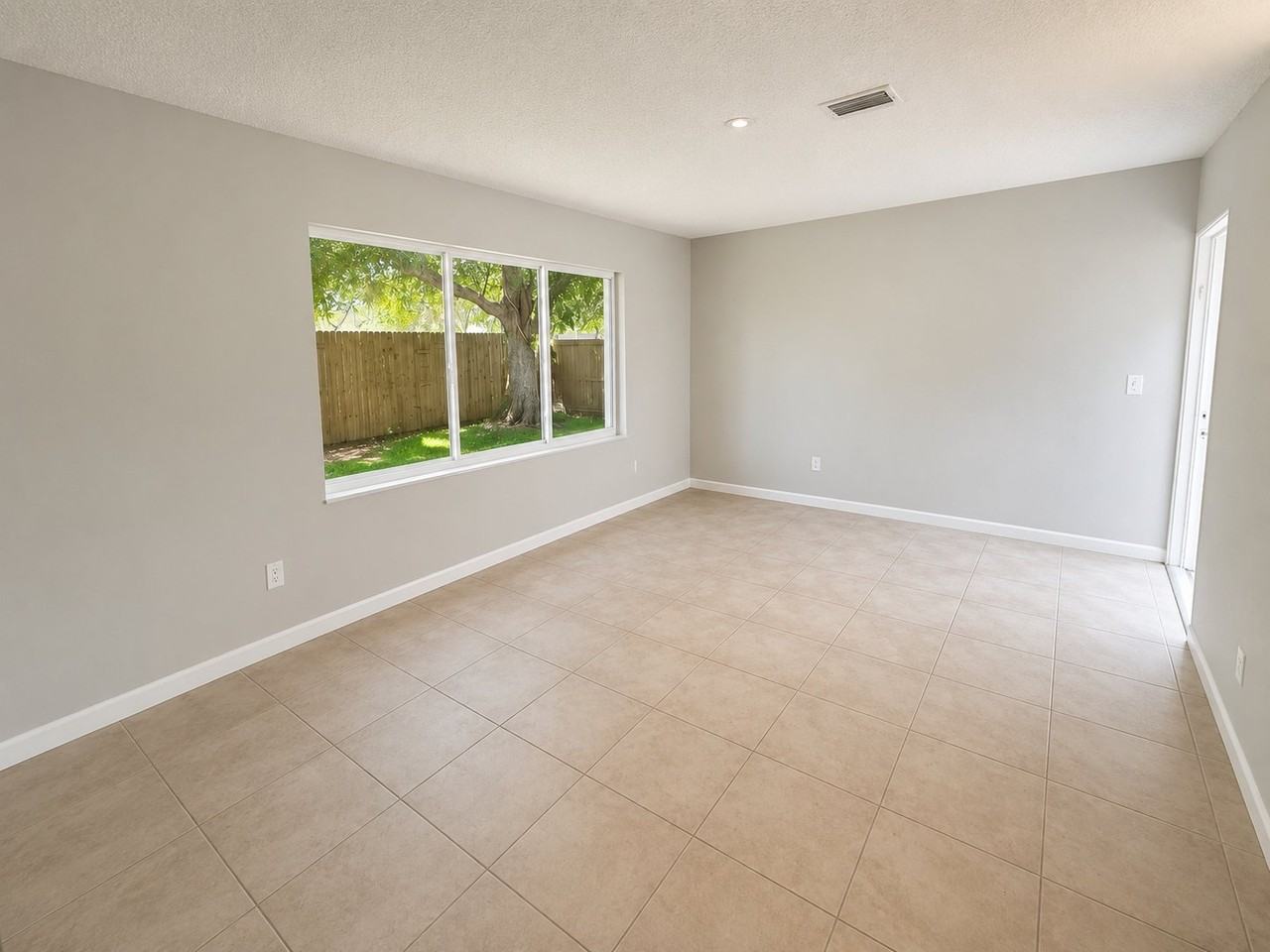 1812 47th Avenue Dr W #1812 - Photo 5 of 9