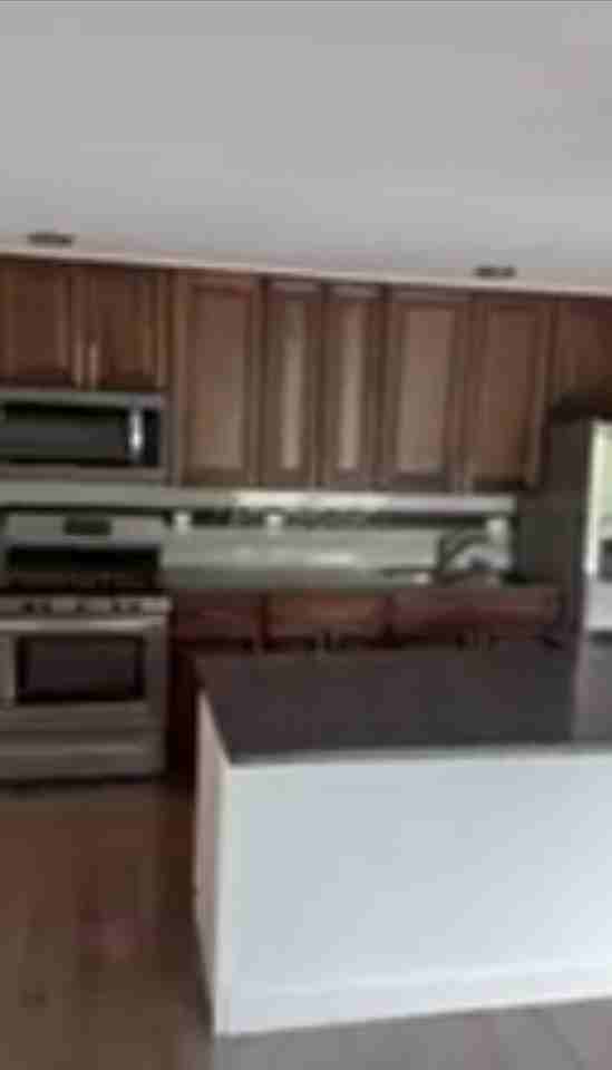 2452 Albany St - Photo 2 of 13