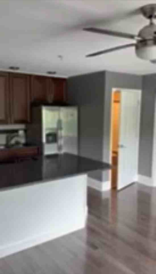 2452 Albany St - Photo 3 of 13