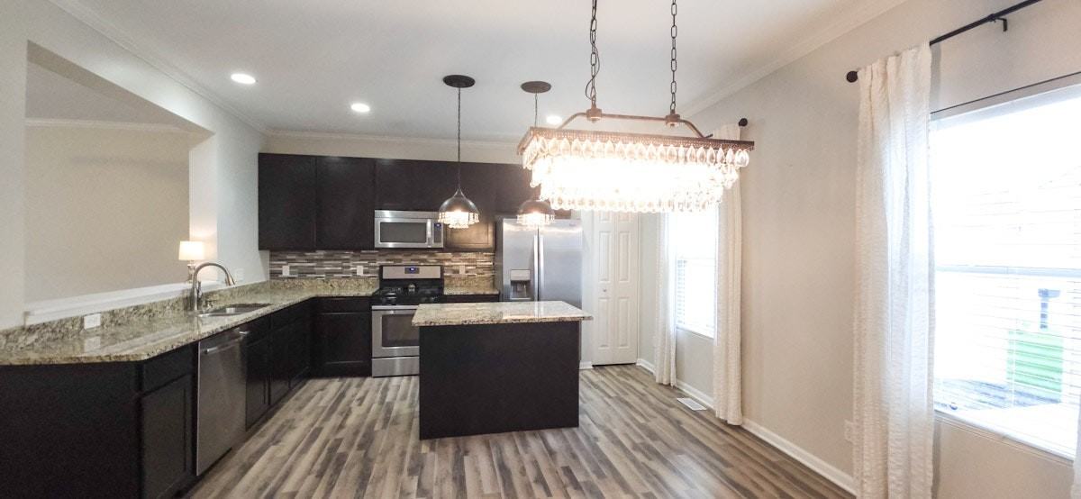 2725 West 127th Lane - Photo 3 of 17