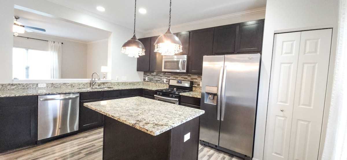 2725 West 127th Lane - Photo 4 of 17