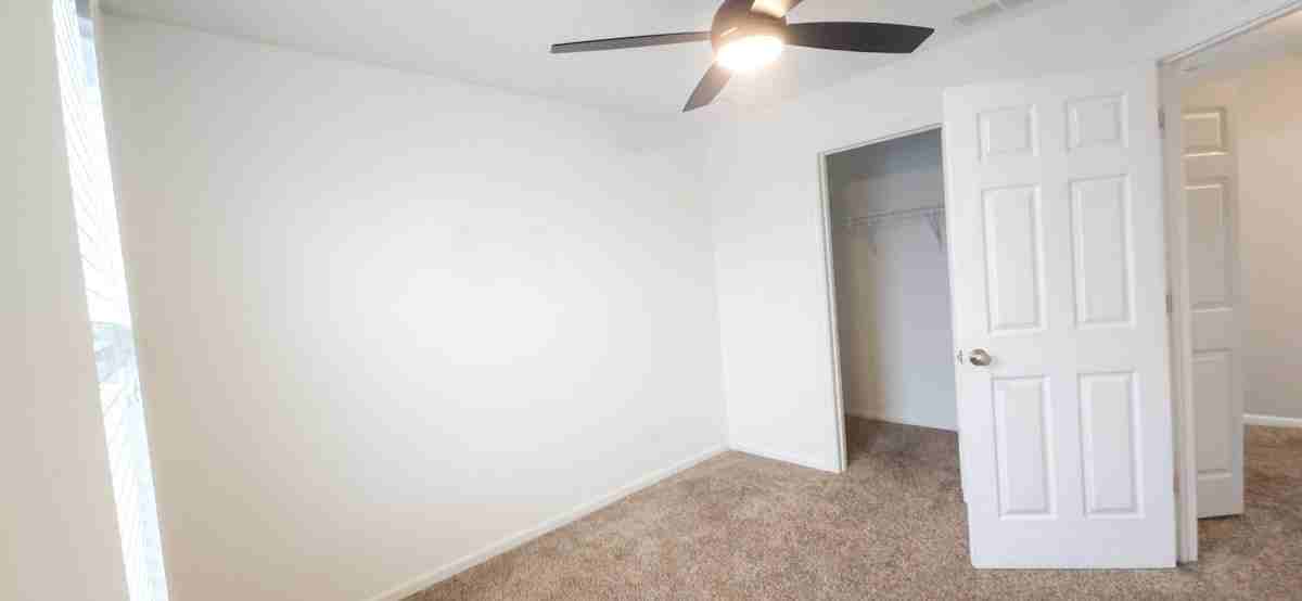 2725 West 127th Lane - Photo 7 of 17