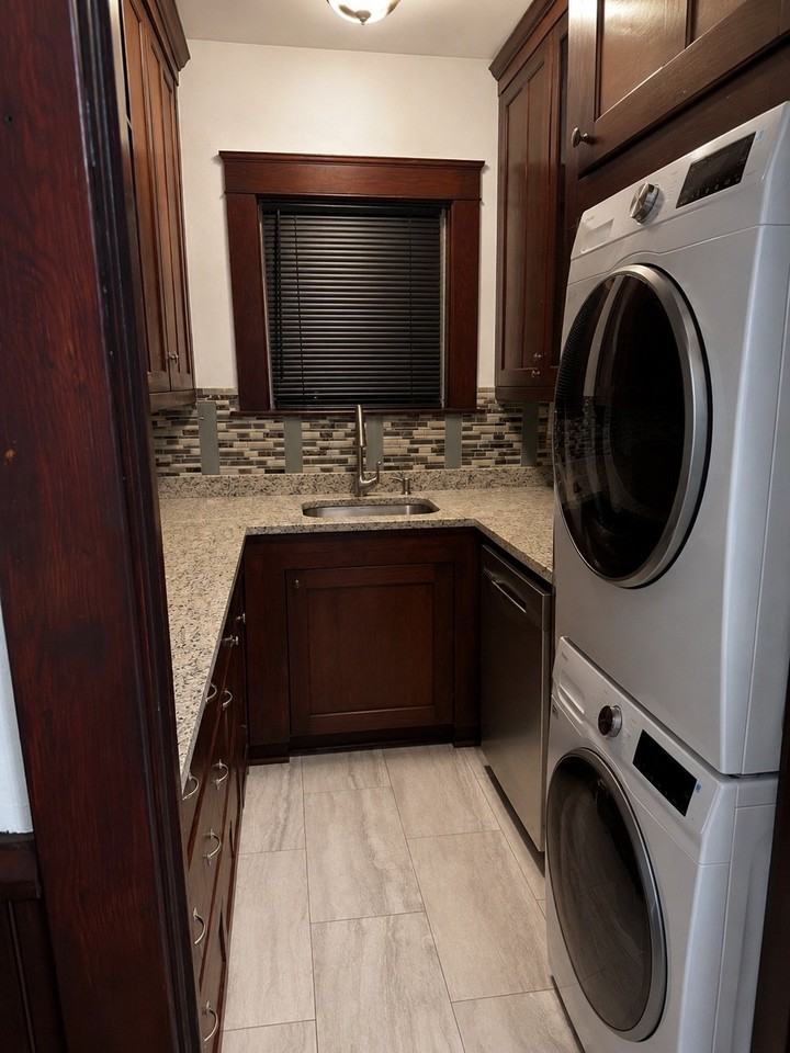 41 Woodbine St - Photo 6 of 18