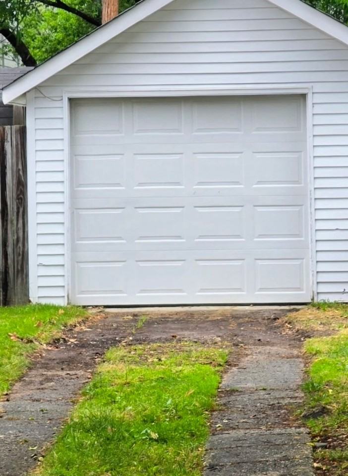 130 Chancellor Rd - Photo 2 of 10