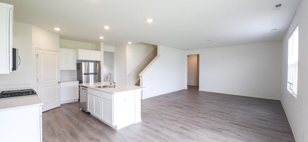7828 West 105th Place - Photo 5 of 17