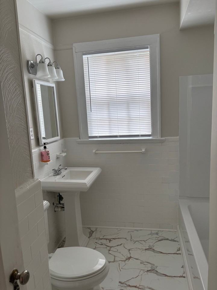 130 Riverview Ave - Photo 3 of 8