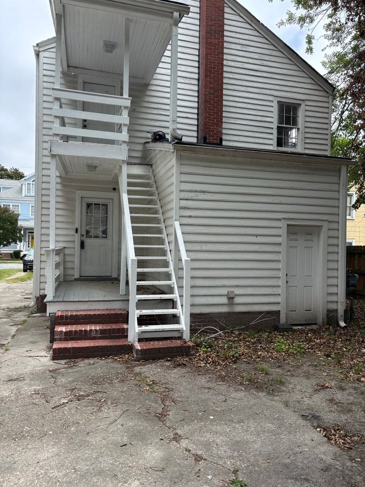 130 Riverview Ave - Photo 6 of 8