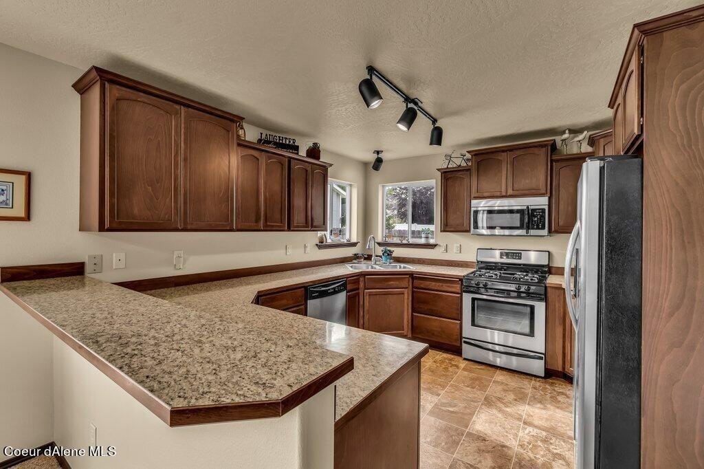 8428 North Boysenberry Loop - Photo 3 of 30