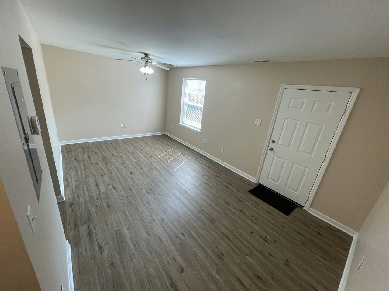 3518 E Richmond Road Unit 15 - Photo 3 of 19